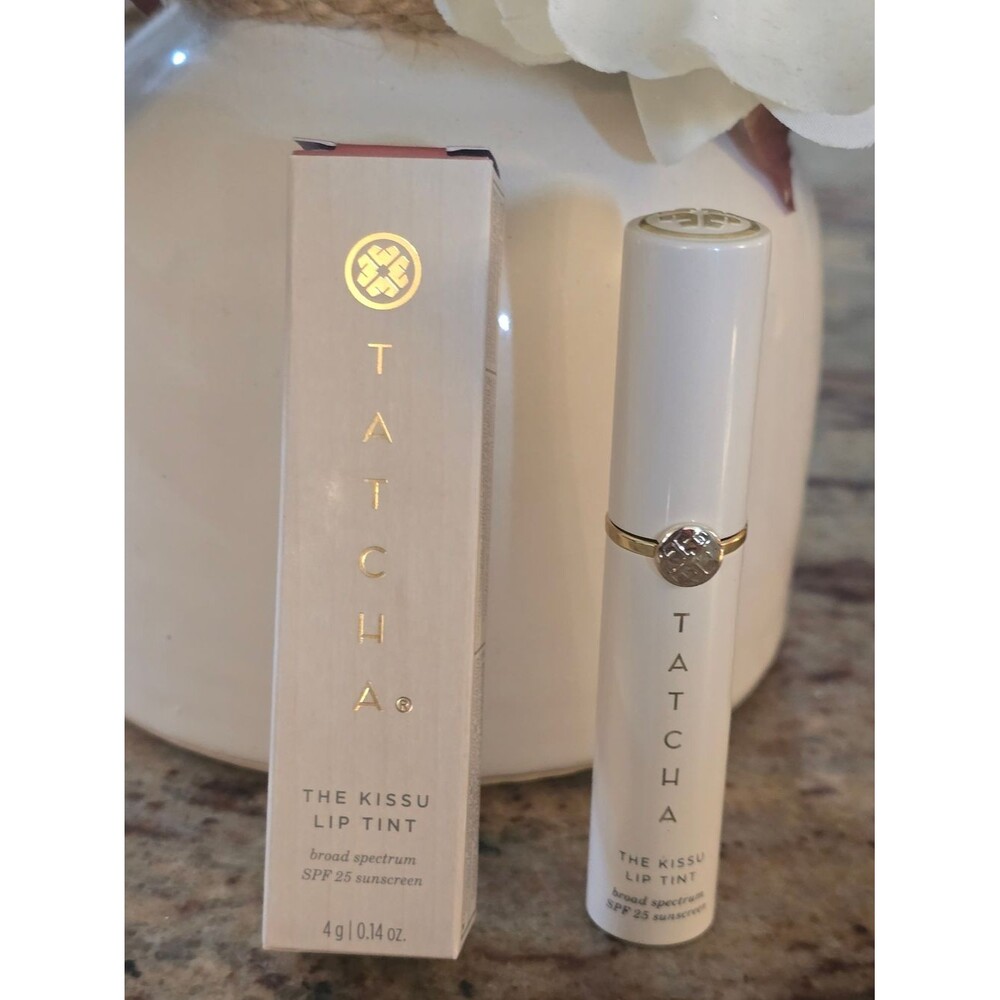 Tatcha The Kissu Lip Tint — In Plum Blossom NIB✨ FREE GIFT WITH EVERY PURCHASE